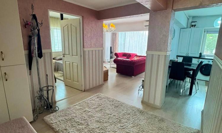 Apartament 3 camere Etaj 1, Bulevardul București, zona Don Pio