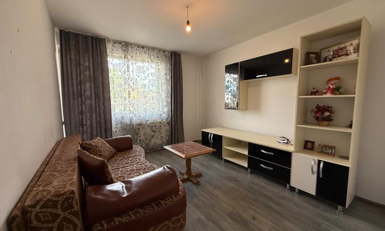 Apartament parter 2 camere decomandat Marasesti