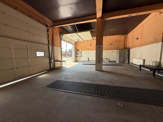 Hală industrială de vânzare sau închiriere Tăuții de Sus | 220 mp | Teren 11 ari | Acces TIR