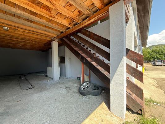 Hală industrială de vânzare sau închiriere Tăuții de Sus | 220 mp | Teren 11 ari | Acces TIR