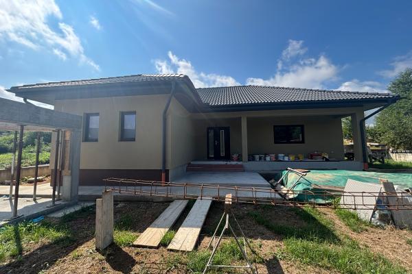Case individuale finisate Mocira | 6 ari teren | Garaj 36 mp | Terasă 39 mp | La 5 minute de Baia Mare