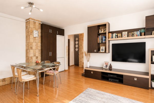 Apartament 3 camere, Traian, etaj 3 zona Ursus