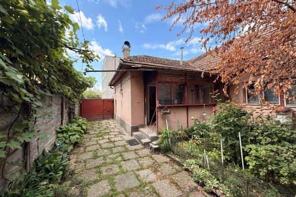 Casă de vânzare în Centrul Vechi Baia Mare – ideală pentru renovare