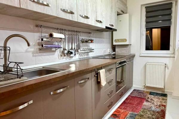 Apartament 2 camere decomandat | Etaj 2 | Mobilat și utilat complet | Balcon generos | Lift