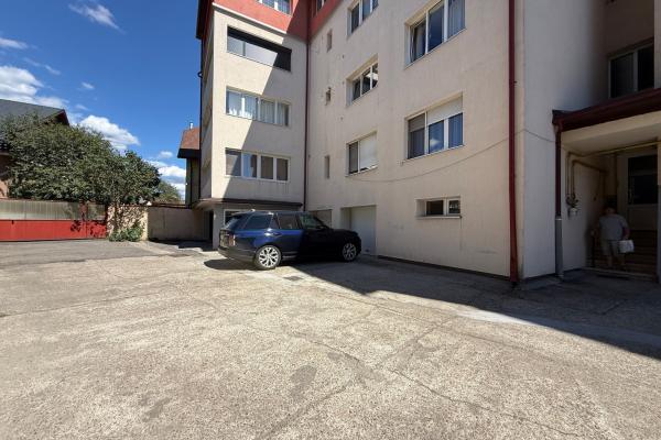 Apartament | 4 camere| Prefectura zona CASPEV| Garaj +beci