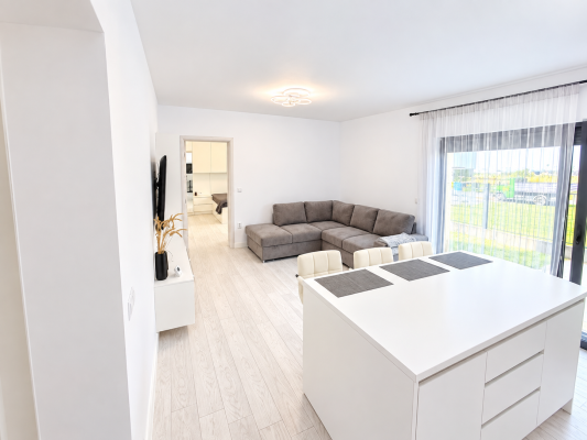Apartament 2 camere | Prima închiriere | Curte proprie | Zona Brândușelor