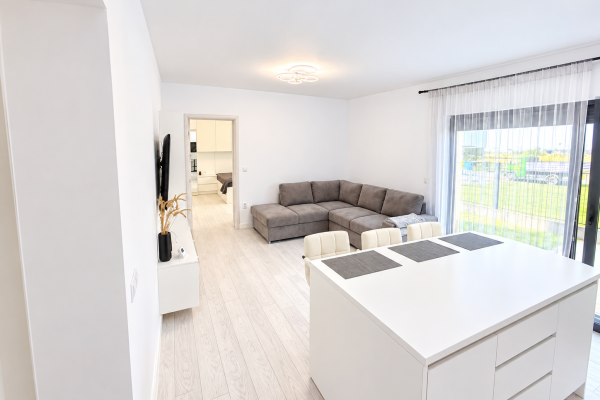 Apartament 2 camere | Prima închiriere | Curte proprie | Zona Brândușelor