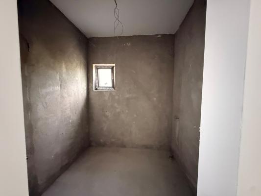 Apartament 3 camere parter cu gradina privata zona Grivitei