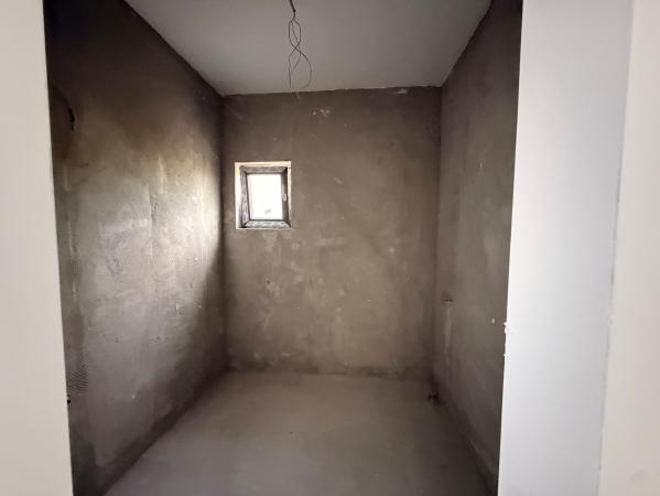 Apartament 3 camere parter cu gradina privata zona Grivitei