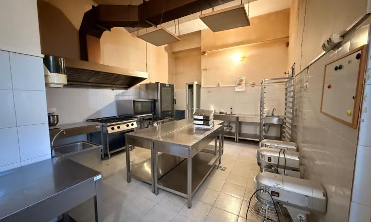 Vanzare spatiu comercial V.Lucaciu zona IMMUM 215 mp