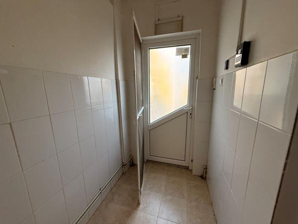 Vanzare spatiu comercial V.Lucaciu zona IMMUM  215 mp