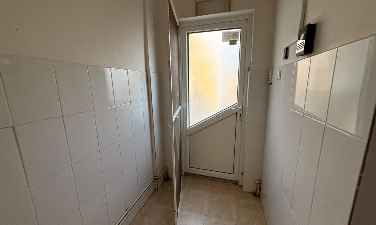 Vanzare spatiu comercial V.Lucaciu zona IMMUM 215 mp