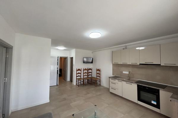 Închiriere - Apartament 2 camere - str. Lămâiței, parter