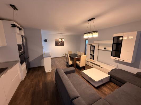 Apartament decomandat, 2 camere, balcon spațios de 7 mp și parcare subterană Marasesti