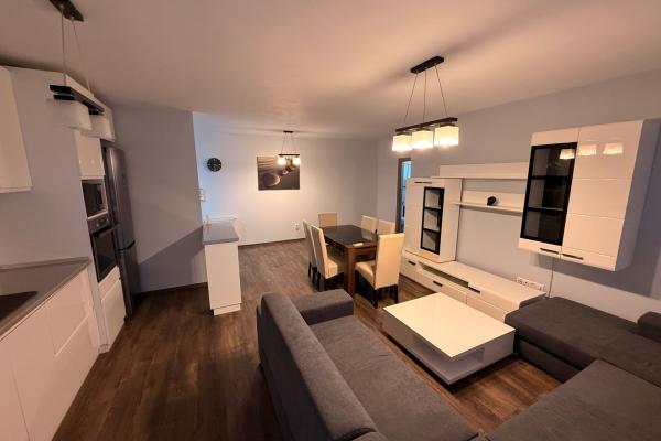 Apartament decomandat, 2 camere, balcon spațios de 7 mp și parcare subterană Marasesti