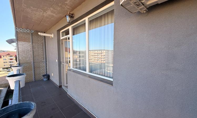 Apartament decomandat, 2 camere, balcon spațios de 7 mp și parcare subterană Marasesti