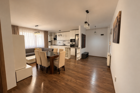 Apartament decomandat, 2 camere, balcon spațios de 7 mp și parcare subterană Marasesti