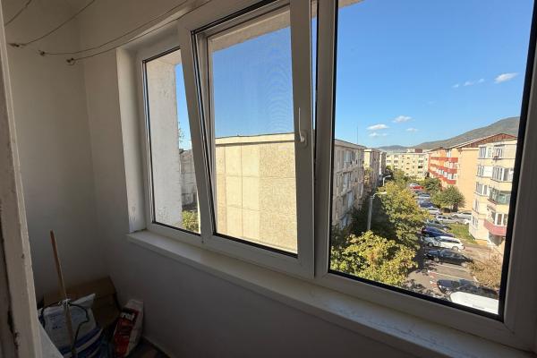 Garsonieră de 25 mp, mobilată și utilata, str. Motorului