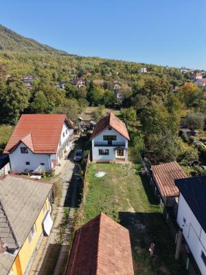 VILĂ P+1 SEMIFINISATĂ | 180 MP UTILI | TEREN 1.233 MP | VALE LA LIMITA PROPRIETĂȚII