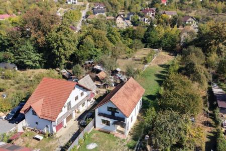 VILĂ P+1 SEMIFINISATĂ | 180 MP UTILI | TEREN 1.233 MP | VALE LA LIMITA PROPRIETĂȚII