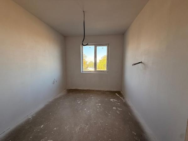 Casă cu priveliște, 3 dormitoare și teren de 530 mp