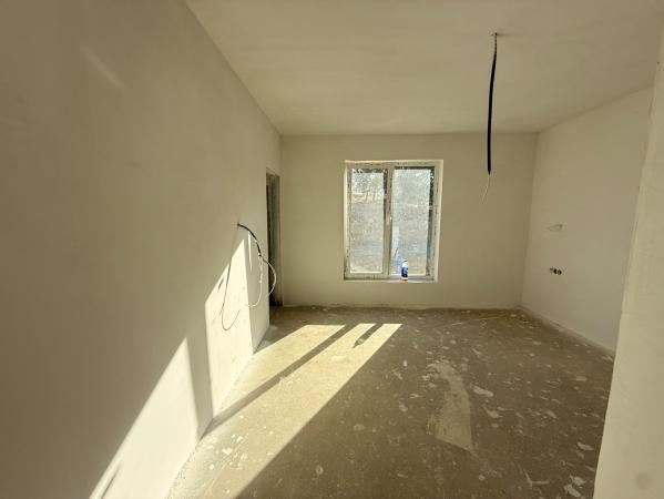 Casă cu priveliște, 3 dormitoare și teren de 530 mp