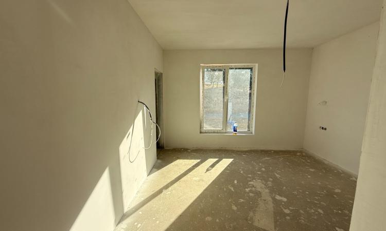 Casă cu priveliște, 3 dormitoare și teren de 530 mp