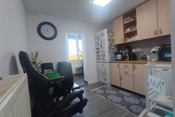 Apartament 3 camere, 64 mp, decomandat, zona Lidl