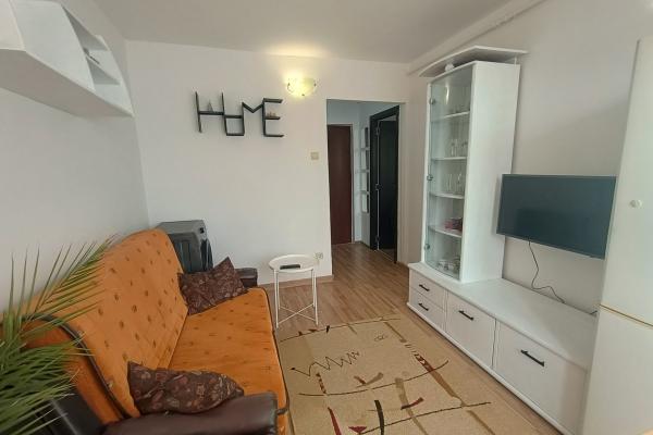 Garsonieră de vânzare – 26 mp, etaj 2, mobilată și utilată