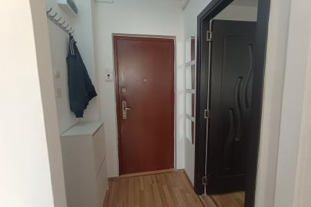 Garsonieră de vânzare – 26 mp, etaj 2, mobilată și utilată