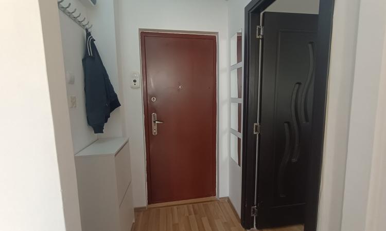 Garsonieră de vânzare – 26 mp, etaj 2, mobilată și utilată