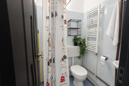 Garsonieră de vânzare – 26 mp, etaj 2, mobilată și utilată