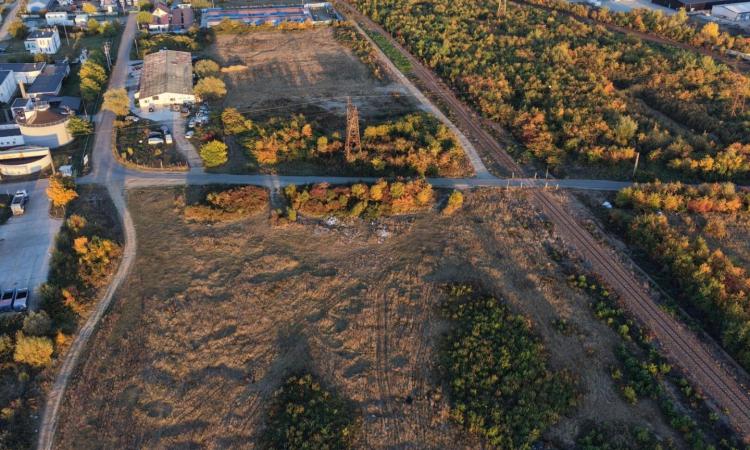 Teren 7.100 mp. zonă industrială, Lângă Auchan Baia Mare
