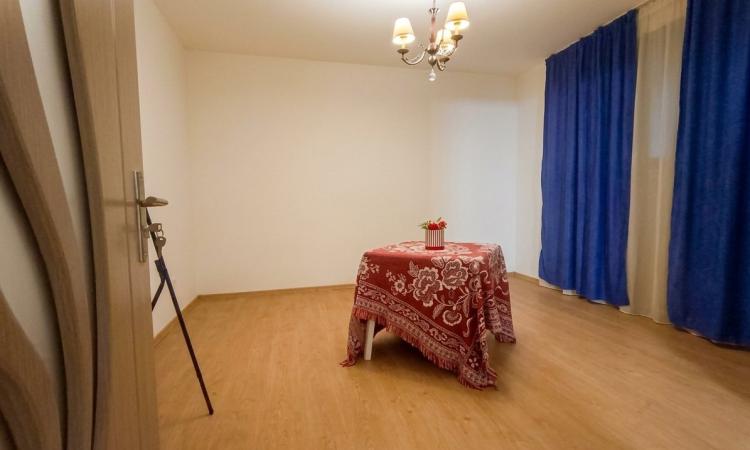 Apartament 3 camere, cu gradina, zona Lamaitei