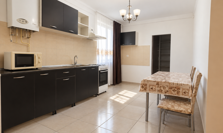Apartament 3 camere, cu gradina, zona Lamaitei