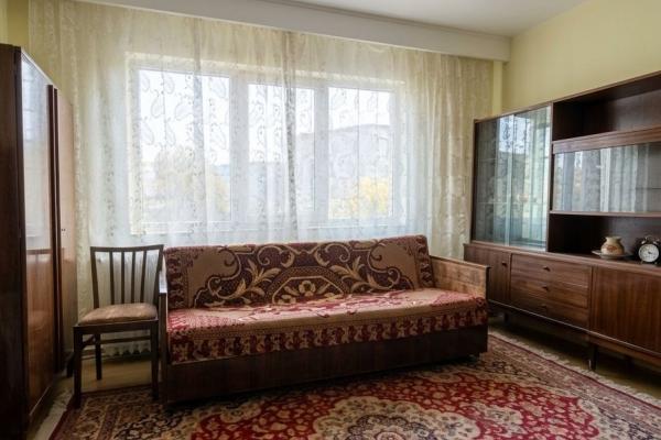 Apartament cu 3 camere zona Petru Rares
