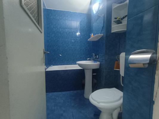 Apartament cu 3 camere zona Petru Rares