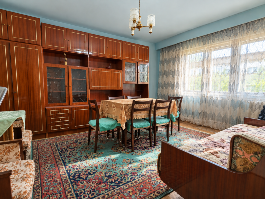 Apartament cu 3 camere zona Petru Rares