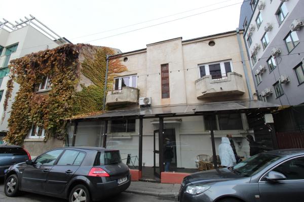 de inchiriat demisol in vila- str Putul lui Zamfir