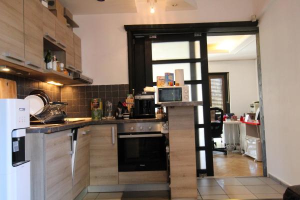Curte proprie. Stylish. Comercial&Office