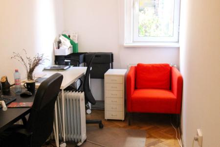 Curte proprie. Stylish. Comercial&Office