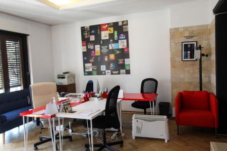 Curte proprie. Stylish. Comercial&Office