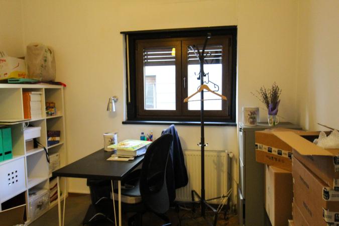 Curte proprie. Stylish. Comercial&Office