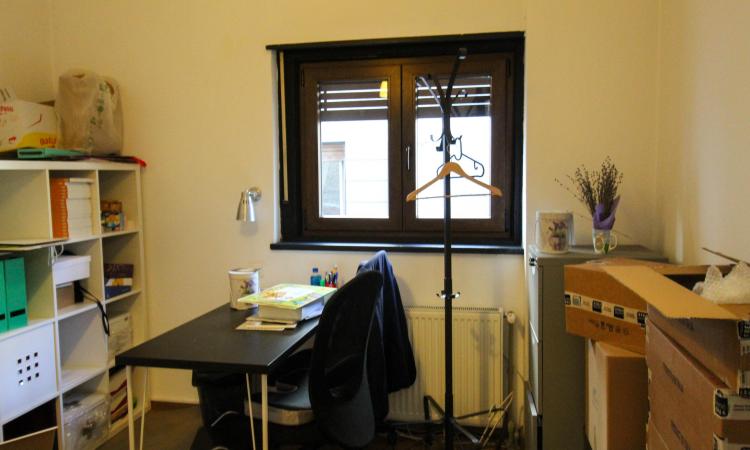 Curte proprie. Stylish. Comercial&Office