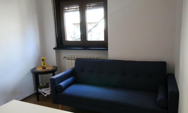 Curte proprie. Stylish. Comercial&Office