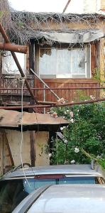 Casa mica cu o curte superba- Unirii