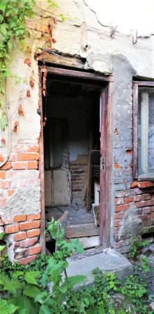 Casa mica cu o curte superba- Unirii