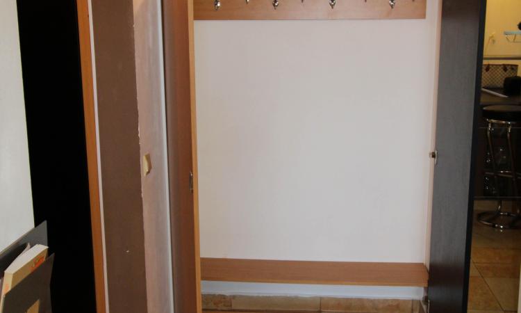 Bloc anvelopat. 2 camere, etaj 4- Baneasa