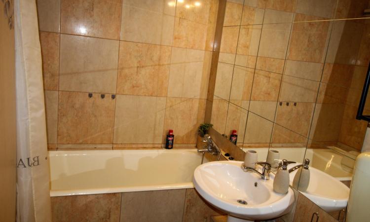 Bloc anvelopat. 2 camere, etaj 4- Baneasa