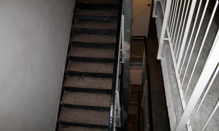 Bloc anvelopat. 2 camere, etaj 4- Baneasa